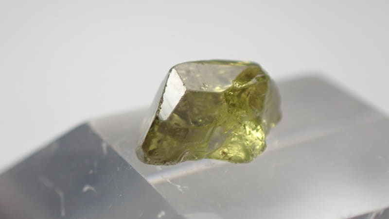 Grosular var Demantoid