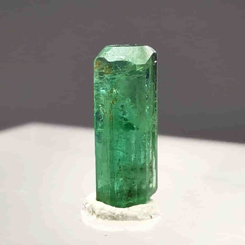 Smaragd - krystal smaragdu z kolumbie