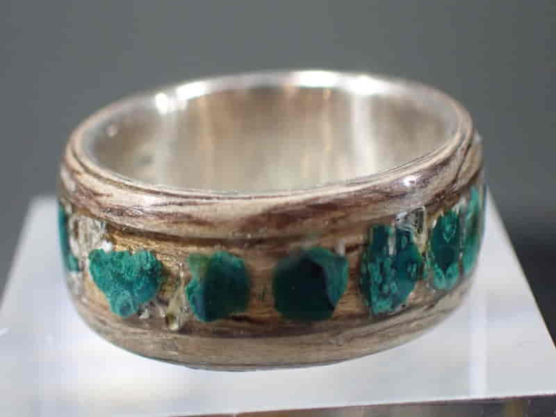 Prsten s chryzokolem ( stříbro a dřevo )