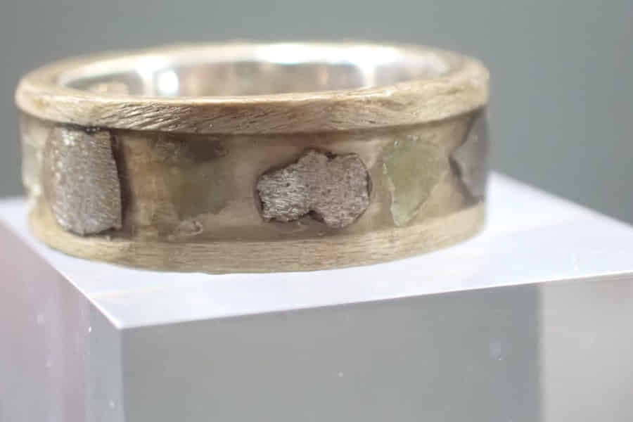 prsten s meteoritem a vltavínem