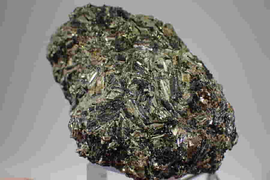Pyrit s turmalínem z Horních borů