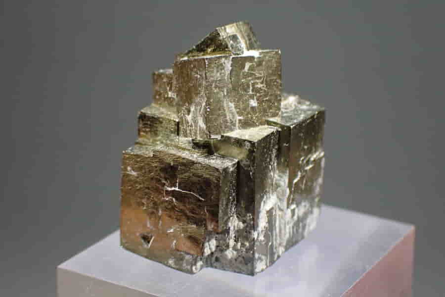 Pyrit multigrow krystal z Navajunu