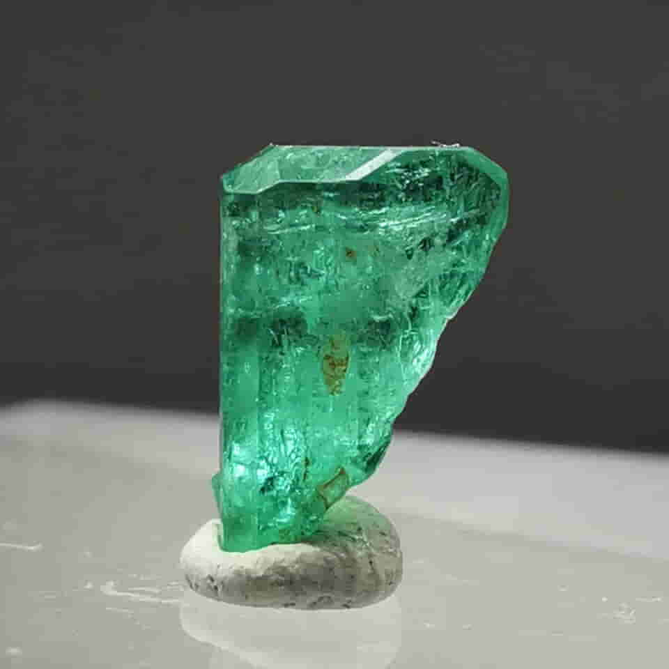 Smaragd - krystal smaragdu z kolumbie 0,58ct