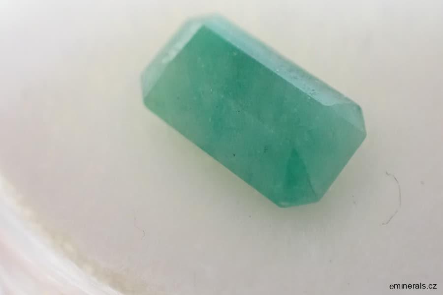 Broušený Smaragd z Kolumbie 6,7x4x3mm 0,45ct
