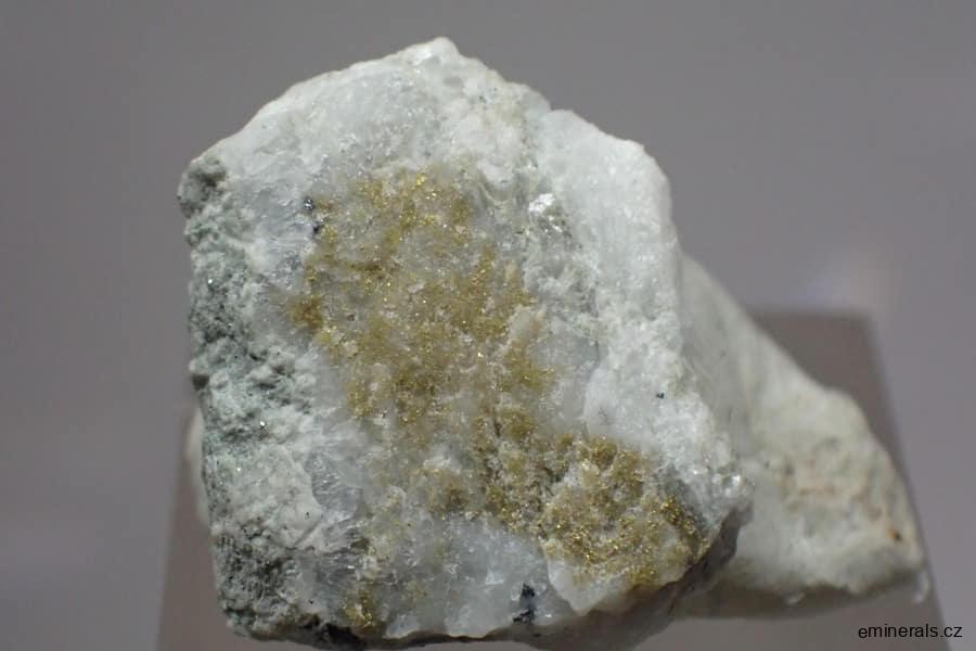 Mikrokrystalické zlato v hornině z Hondruši Slovensko  20x20x8,5mm