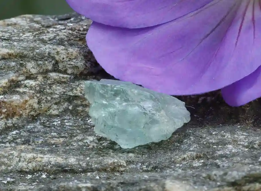 Krystal smaragdu z Kolumbie 1,95ct drahokamová kvalita