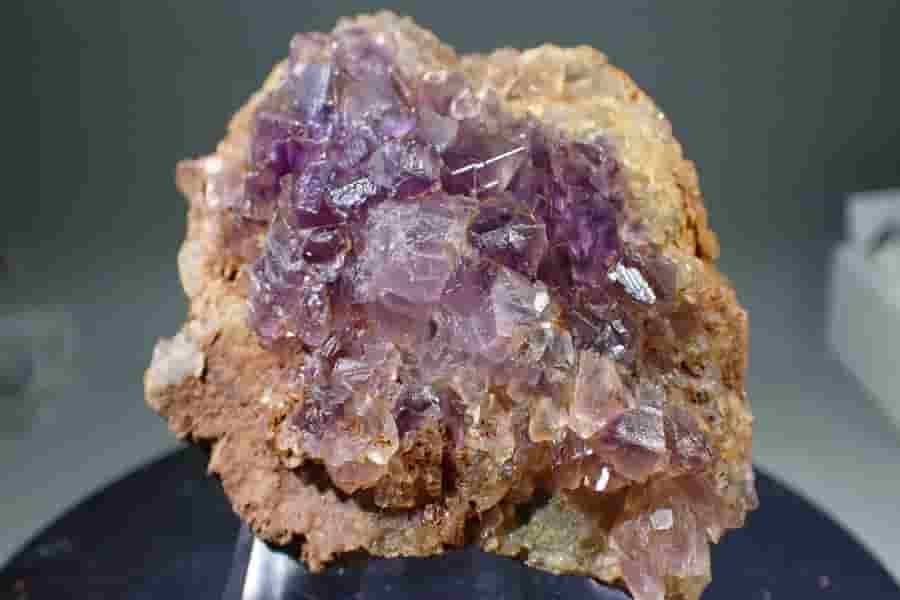 Fialový fluorit z Berbes