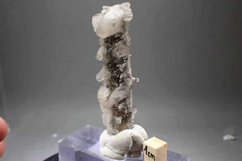 Gitter quartz - Mřížkovaný křemen na ortoklasu 35gramů