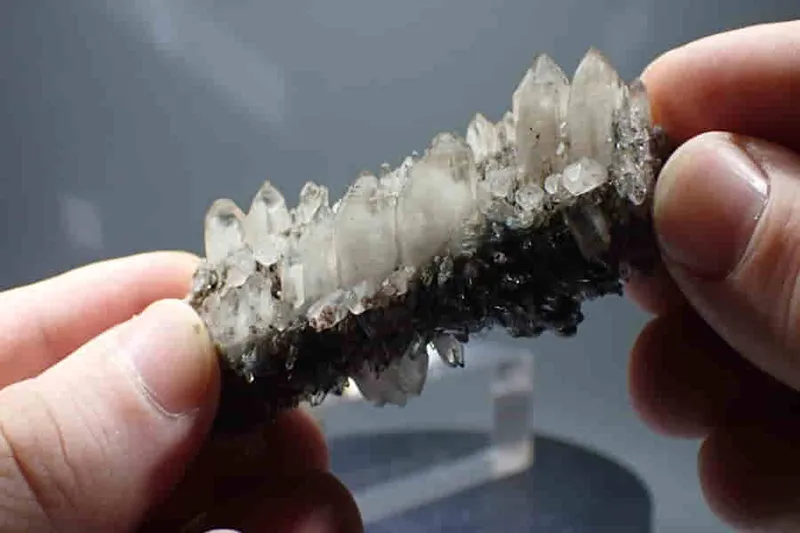 Gitter quartz - Mřížkovaný křemen na ortoklasu 57gramů