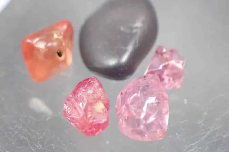 Spinel Mogok lot 4,35ct 