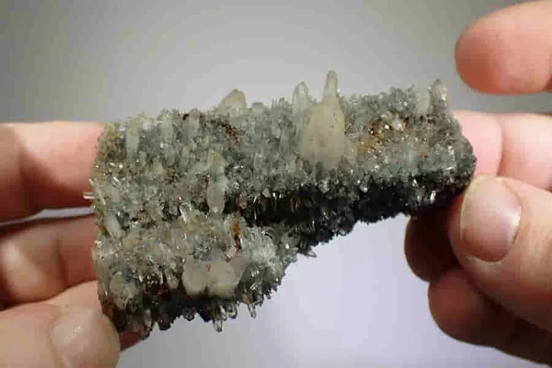 Gitter quartz - Mřížkovaný křemen na ortoklasu 92gramů