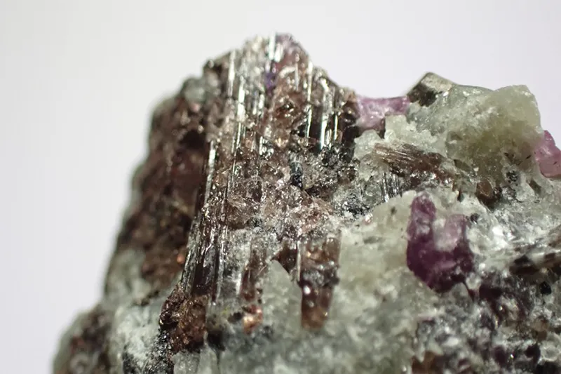 Painite a rubín Mogok 33x24x21