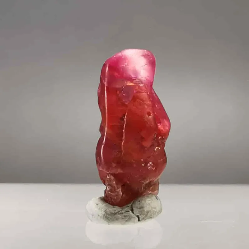Rubín Luc Yen 1,435ct 8,3mm