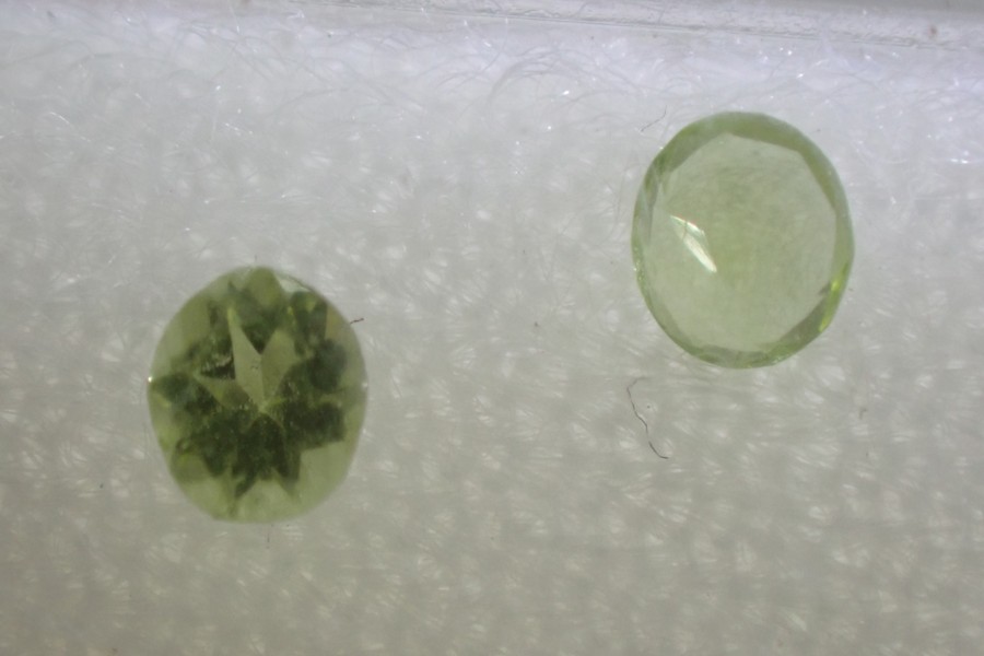 Peridot round 3x3mm 2 kusy