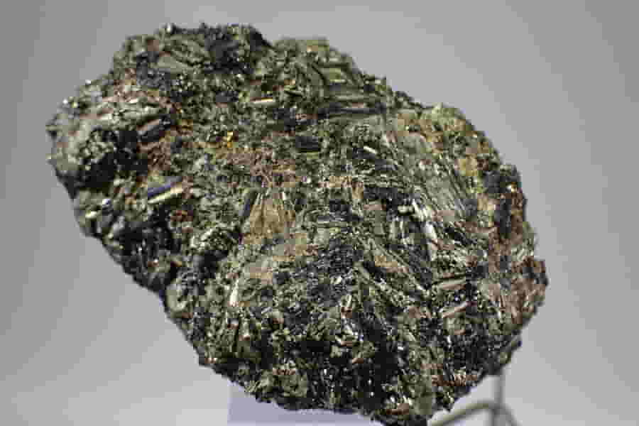 Pyrit s turmalínem z Horních borů