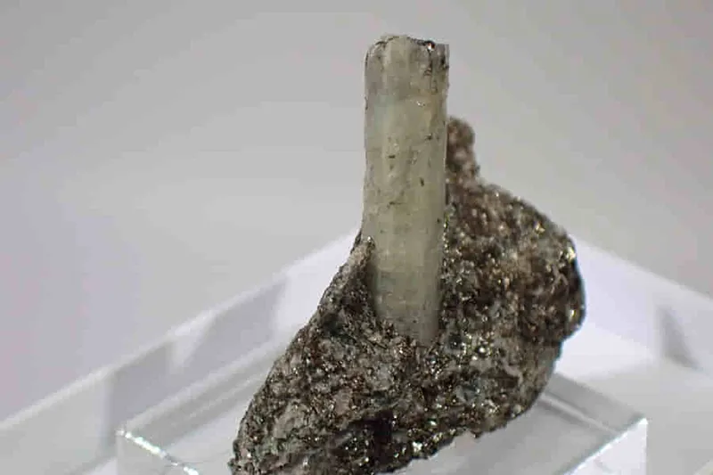 Beryl - Smaragd z lokality Habachtal