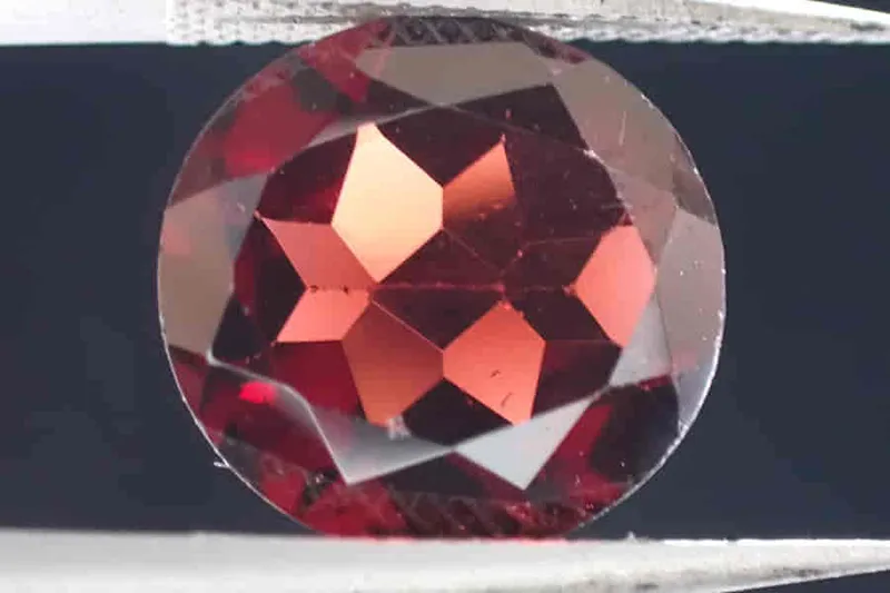 Pyrop - Almandin oval 3,88ct 11x9mm