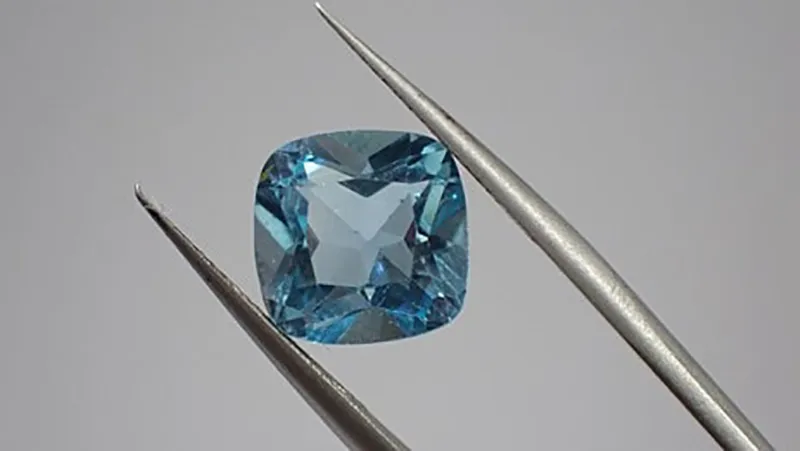 Topaz Broušený Cushion 5,2ct 10x10x6