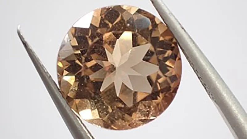 Broušený topaz do šperku 11x11x7,5mm - 6,41ct