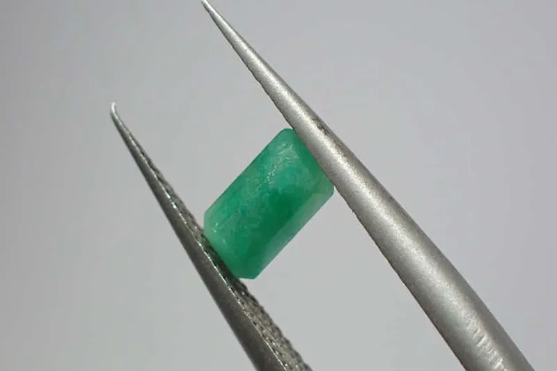 Broušený Smaragd z Kolumbie 6,7x4x3mm 0,45ct