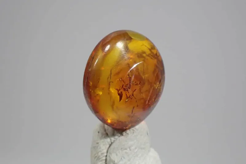 Jantar - Kabošon čočka 12x12x8mm