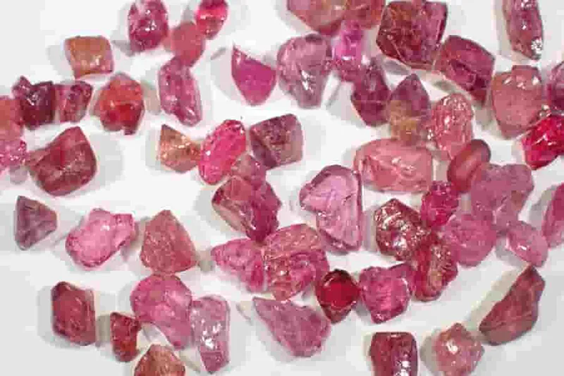 Spinel Mogok - Lot 63 ks