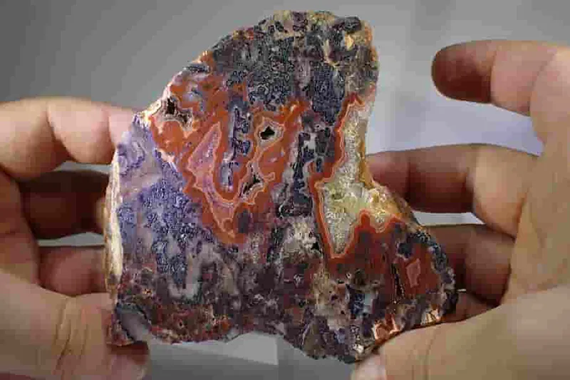 Achát s hematitem  z Horní Halže 130x95x34mm