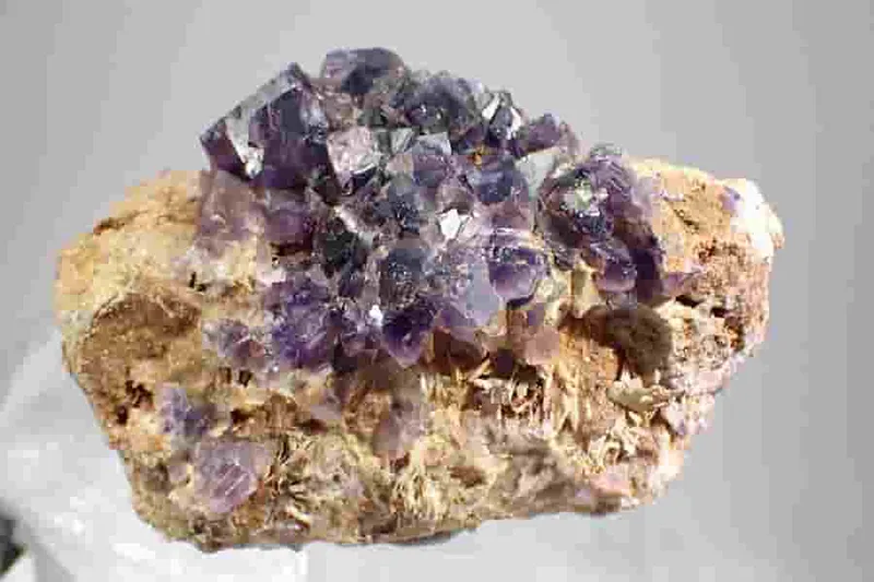 Fialový fluorit ze Španělska - Berbes 326g