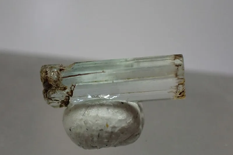Akvamarín z Irska - Mourne Mts Slievenamiskan 0,85ct