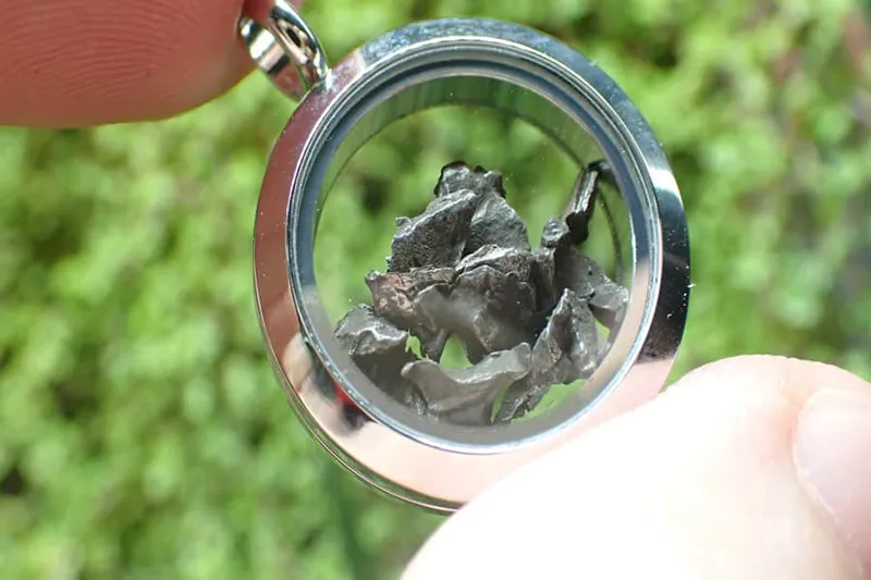 Přívěsek na krk s meteoritem Camo dei Cielo