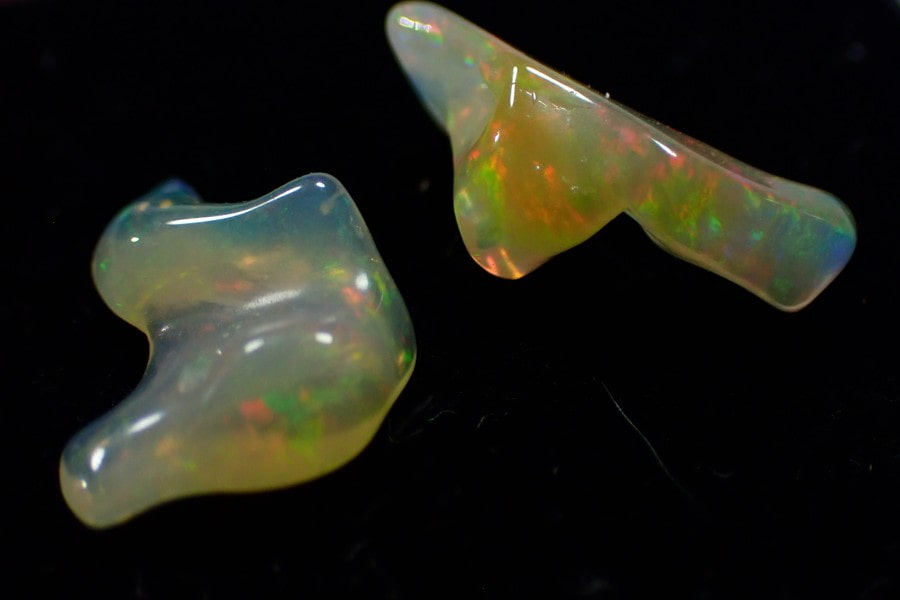 Drahý opál z Etiopie - Tromlovaný Přírodní 3,05ct 2 kusy