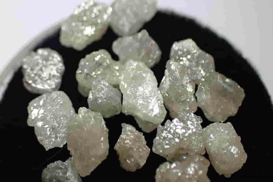 Diamant menší 3-5mm - Přírodní neopracovaný šedý