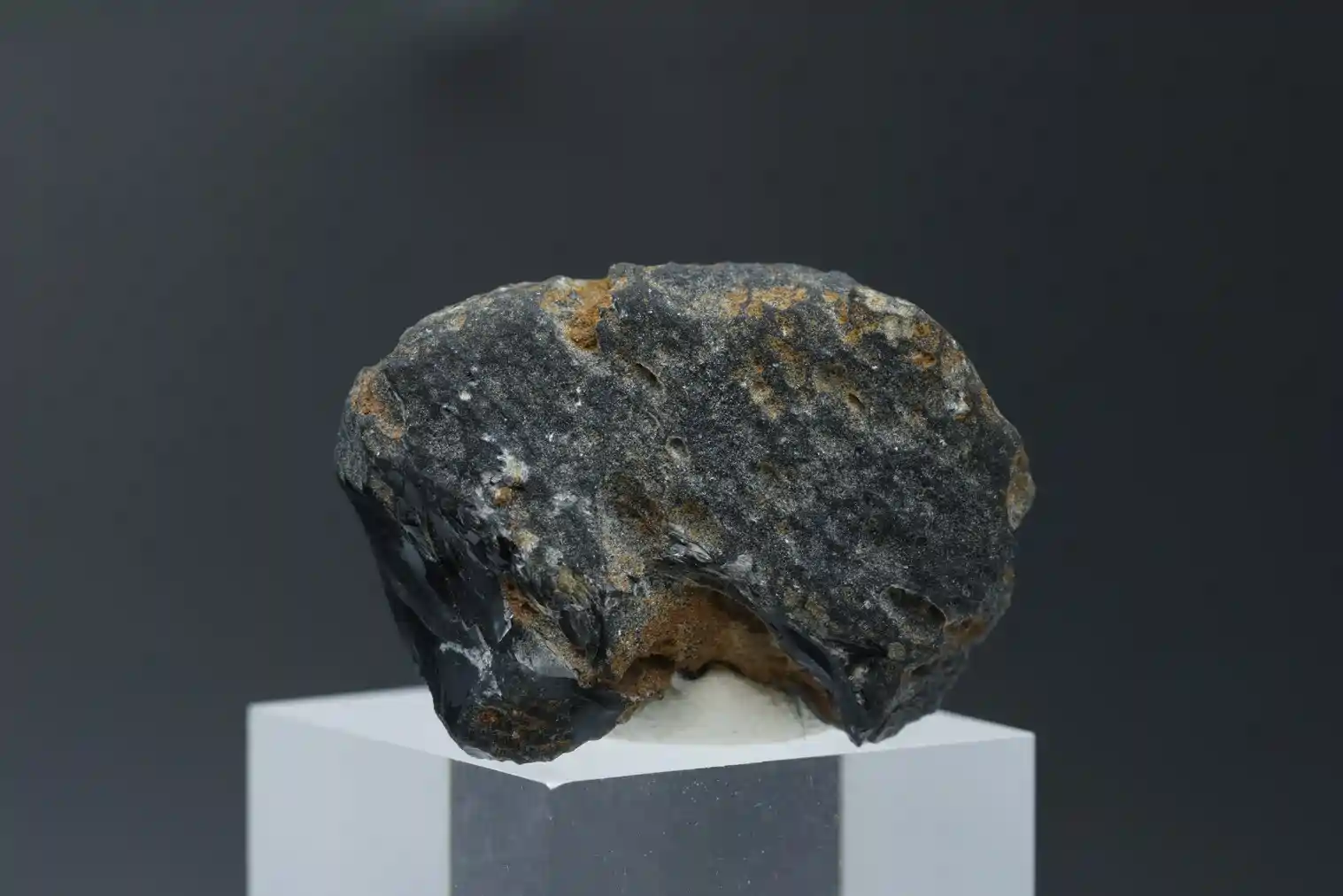 Obsidián ze Slovenska 15,56g