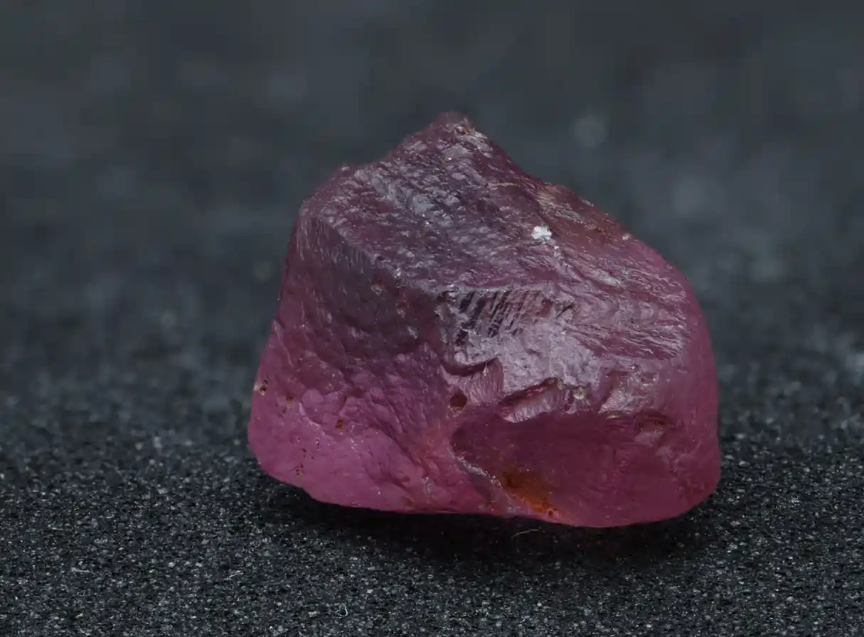 Růžový Malaya granát z Mahenge, Tanzanie 4ct