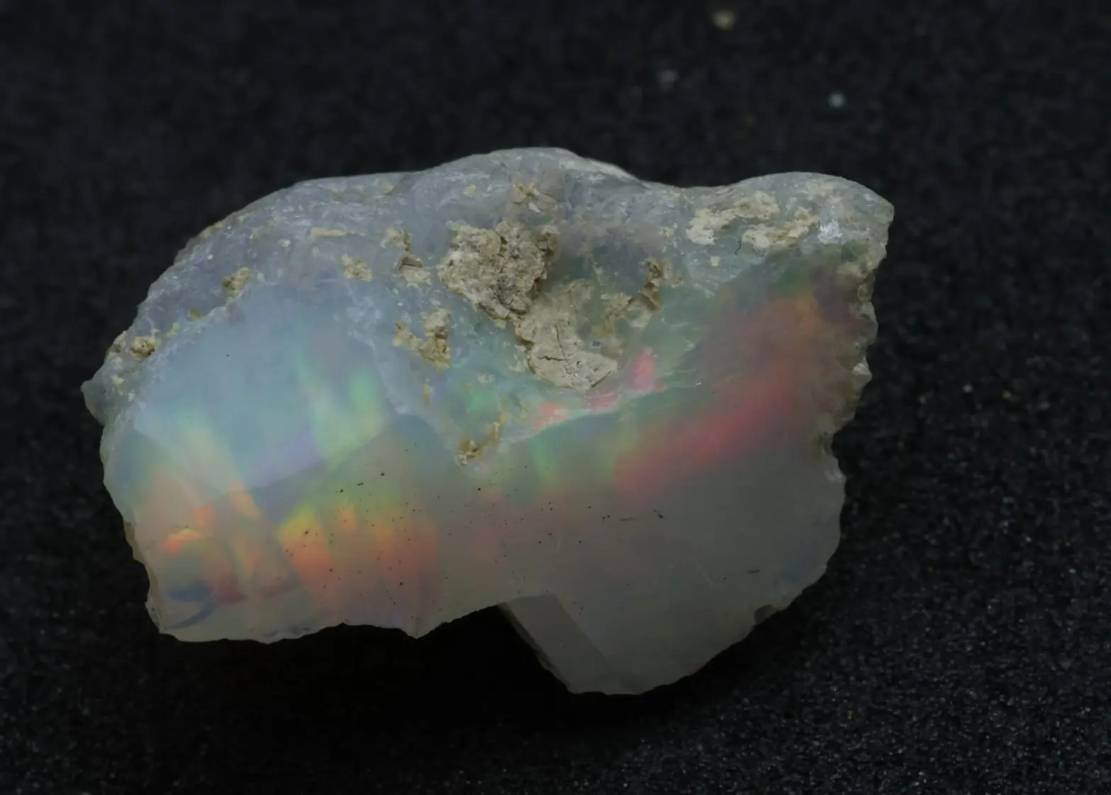 Drahý opál z Etiopie 5,5ct 17x12x11mm