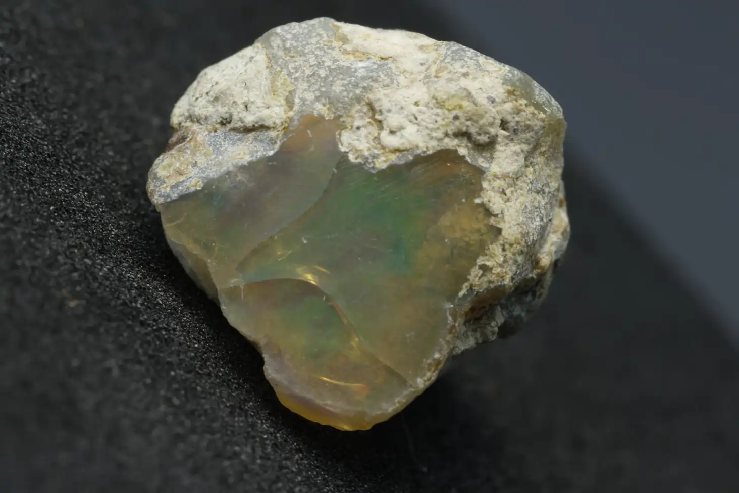 Drahý opál z Etiopie 5,75ct 12,5x12,2c9,5mm
