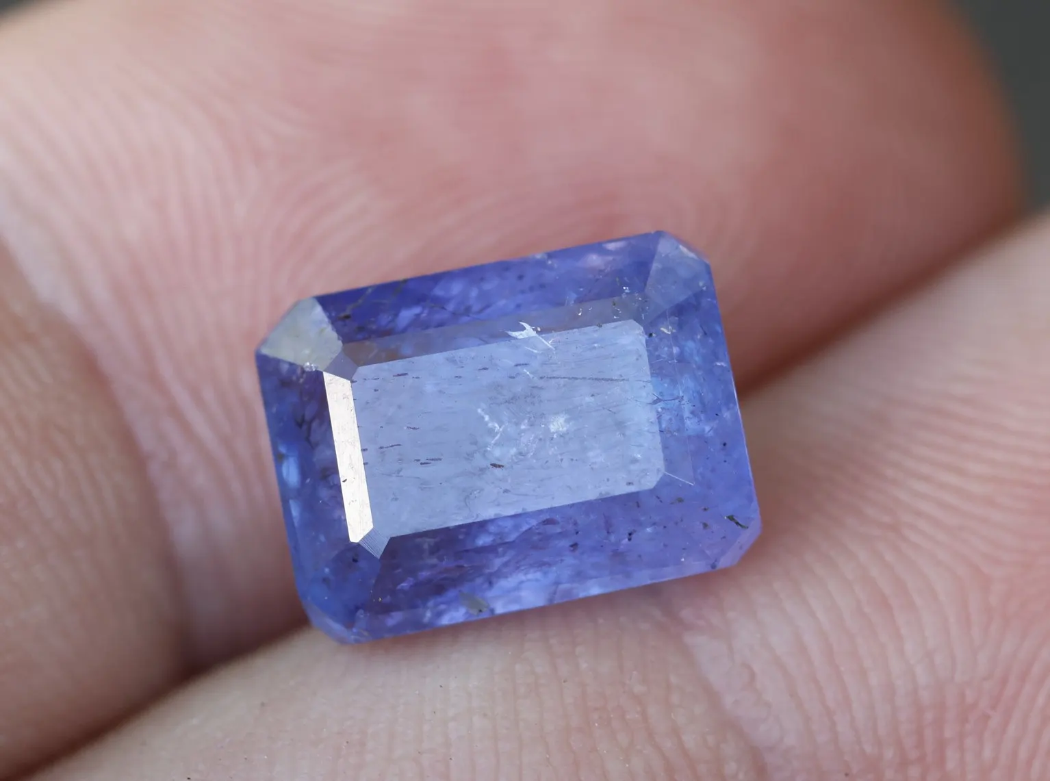 Tanzanit broušený přírodní 5,67ct 11x8,2x6mm