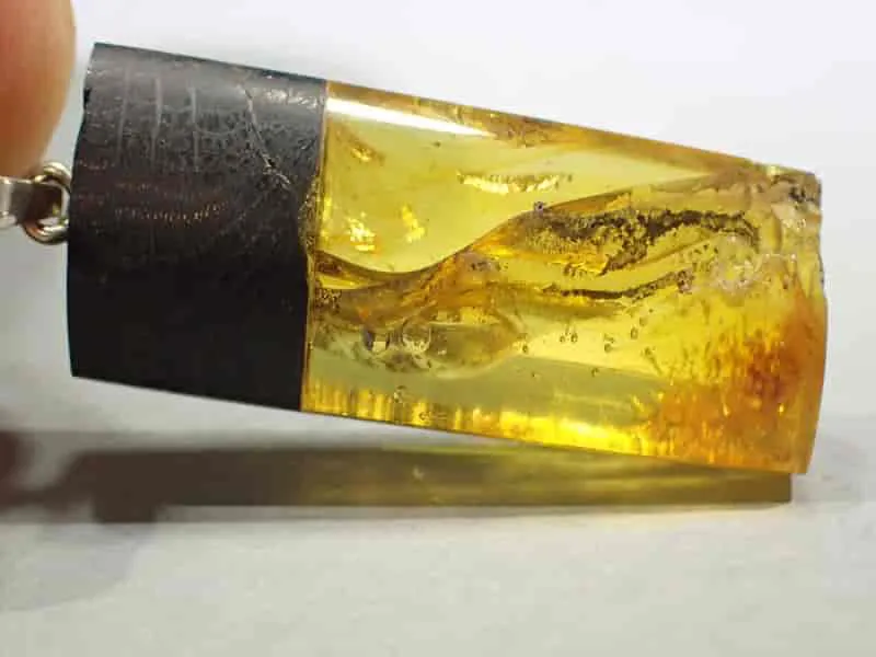 Přívěsek Jantar / Subfosilní Dub 35x10x8mm