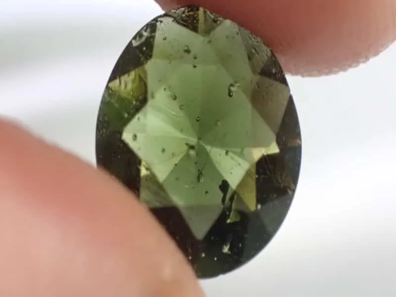 Vltavín round 3,55ct